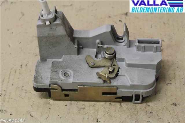 Peugeot 307     01-05 Låskista-Dörrlås