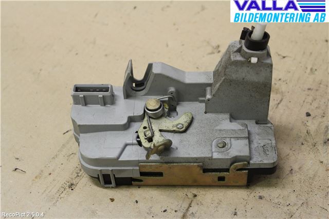 Peugeot 307     01-05 Låskista-Dörrlås