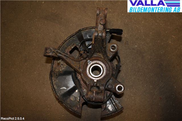 Mazda 2 (DE) 08-15 Styrspindel Lagerhus Vä