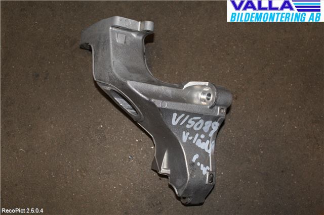 Saab 9-5     06-10 Växellådsfäste