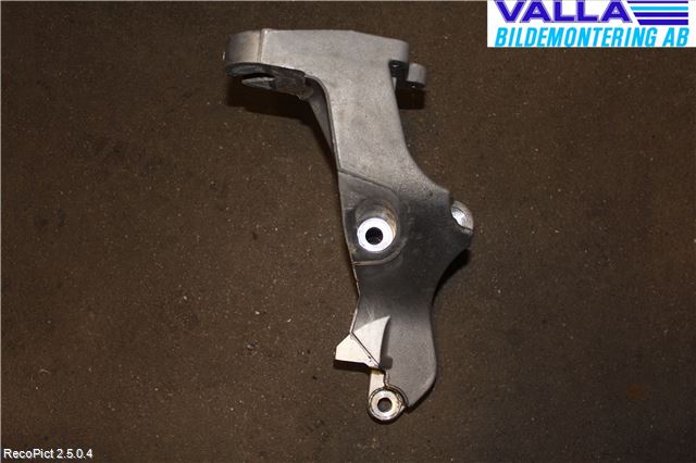 Saab 9-5     06-10 Växellådsfäste