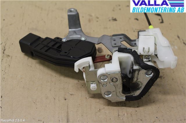 Toyota AYGO 06-14 Låskista-Dörrlås