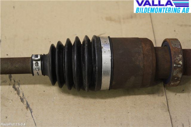 Renault CLIO III  06-09 Drivaxel Fram Höger