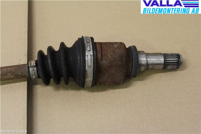 Toyota AYGO 06-14 Drivaxel Fram Höger