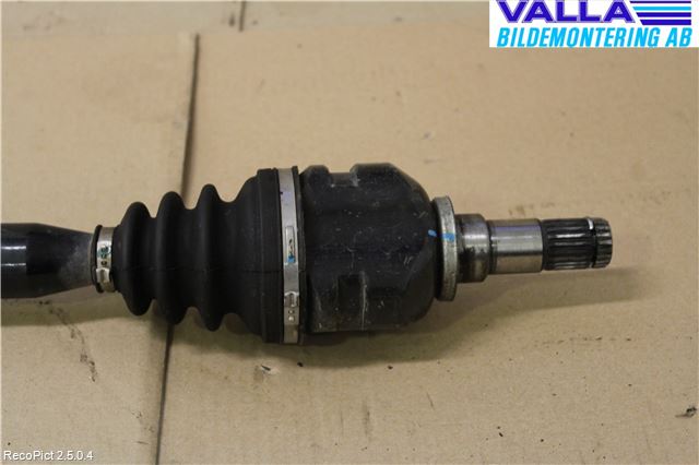 Toyota AURIS 10-12 Drivaxel Fram Höger