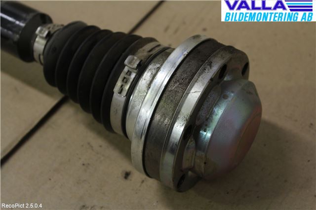 Volkswagen VW CADDY      04-10 Drivaxel Fram Höger