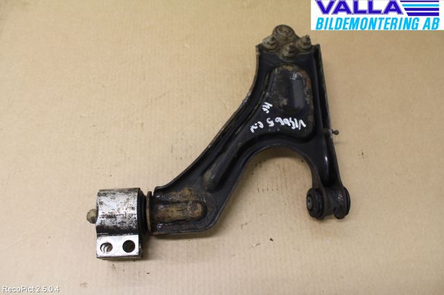 Saab 9-5     06-10 Bärarm Fram Undre Hö