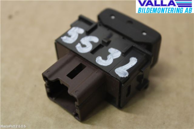 Nissan NAVARA 05-16 Strömställare Stolvärme