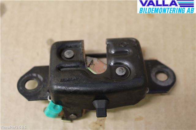 Nissan NAVARA 05-16 Låskista Baklucka