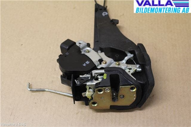 Toyota RAV 4 00-06 Låskista-Dörrlås