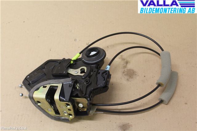 Toyota CAMRY    01-06 Låskista-Dörrlås