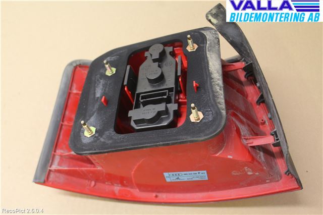 Audi A6/S6     97-05 Bakljus Höger