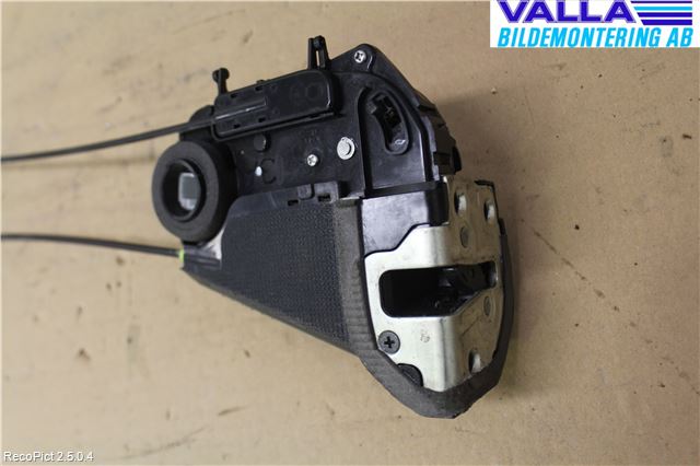 Toyota YARIS XP90 06-11 Låskista-Dörrlås