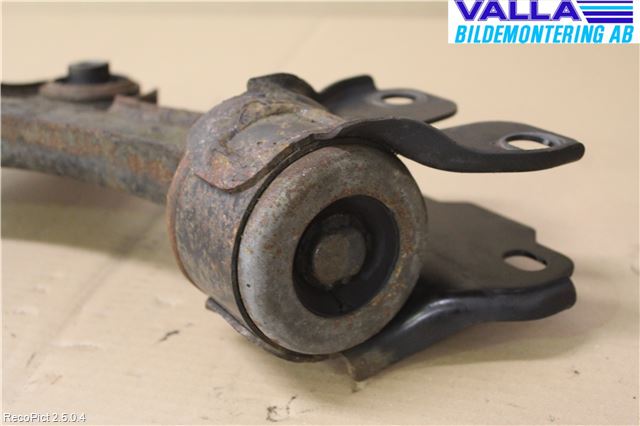 Ford MONDEO 07-15 Bärarm Fram Undre Hö