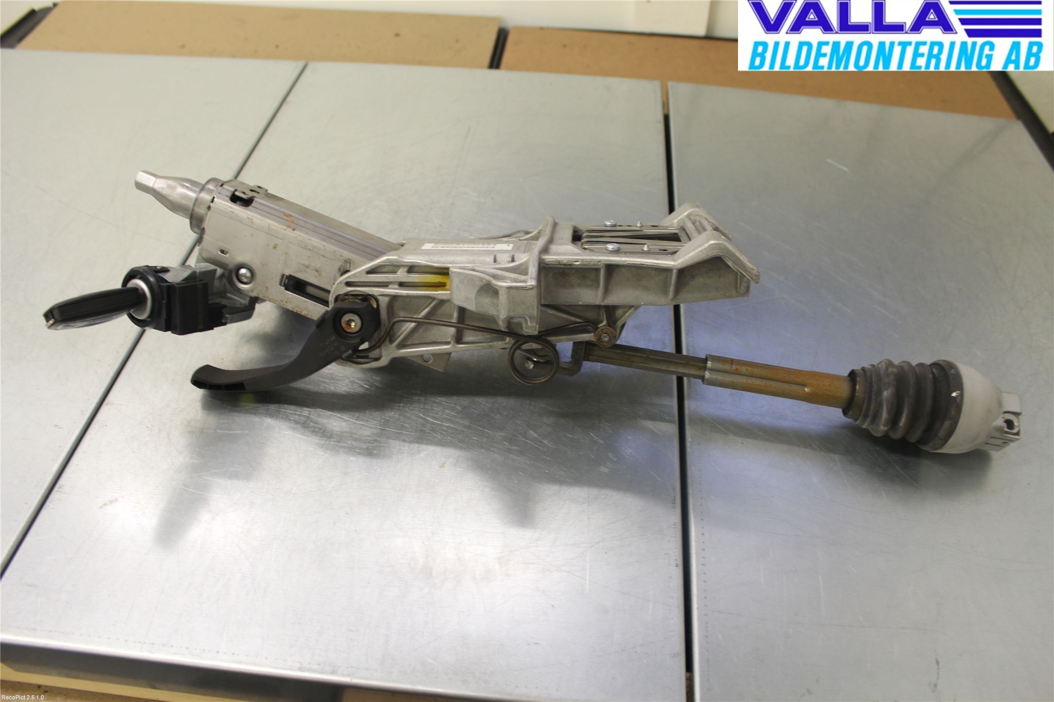 Ford FOCUS 11-14 Rattaxelagg Justerbart