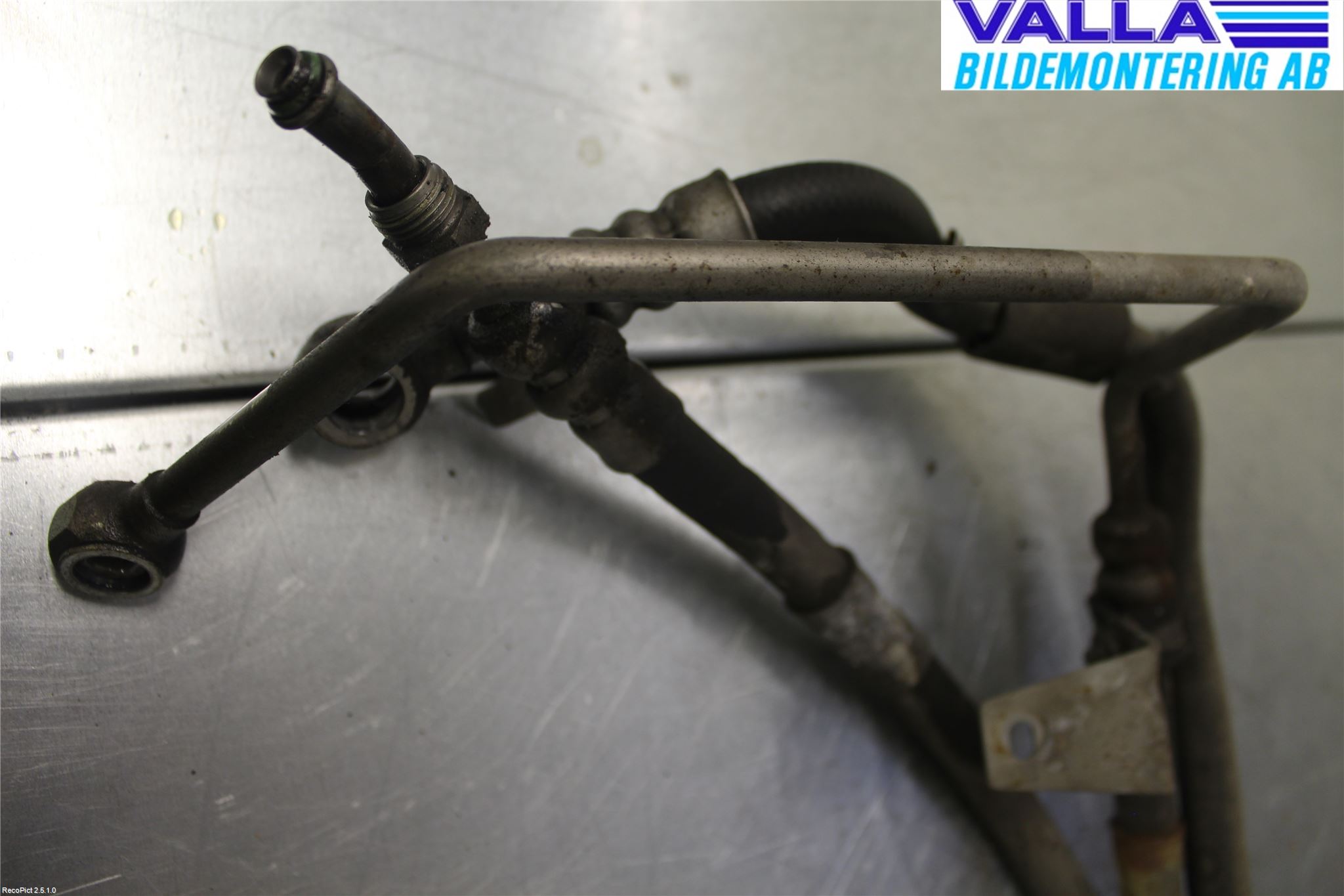 BMW 5 E60/61 Sed/Tou 02-10 Styrservoslang-Slangar