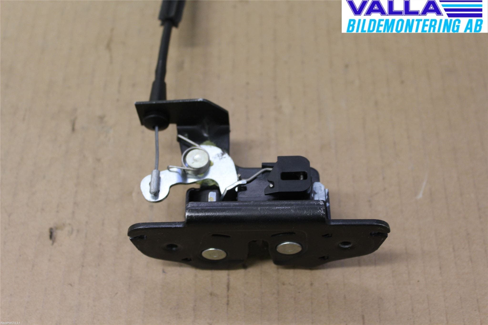 Peugeot 3008 09-16 Låskista Baklucka