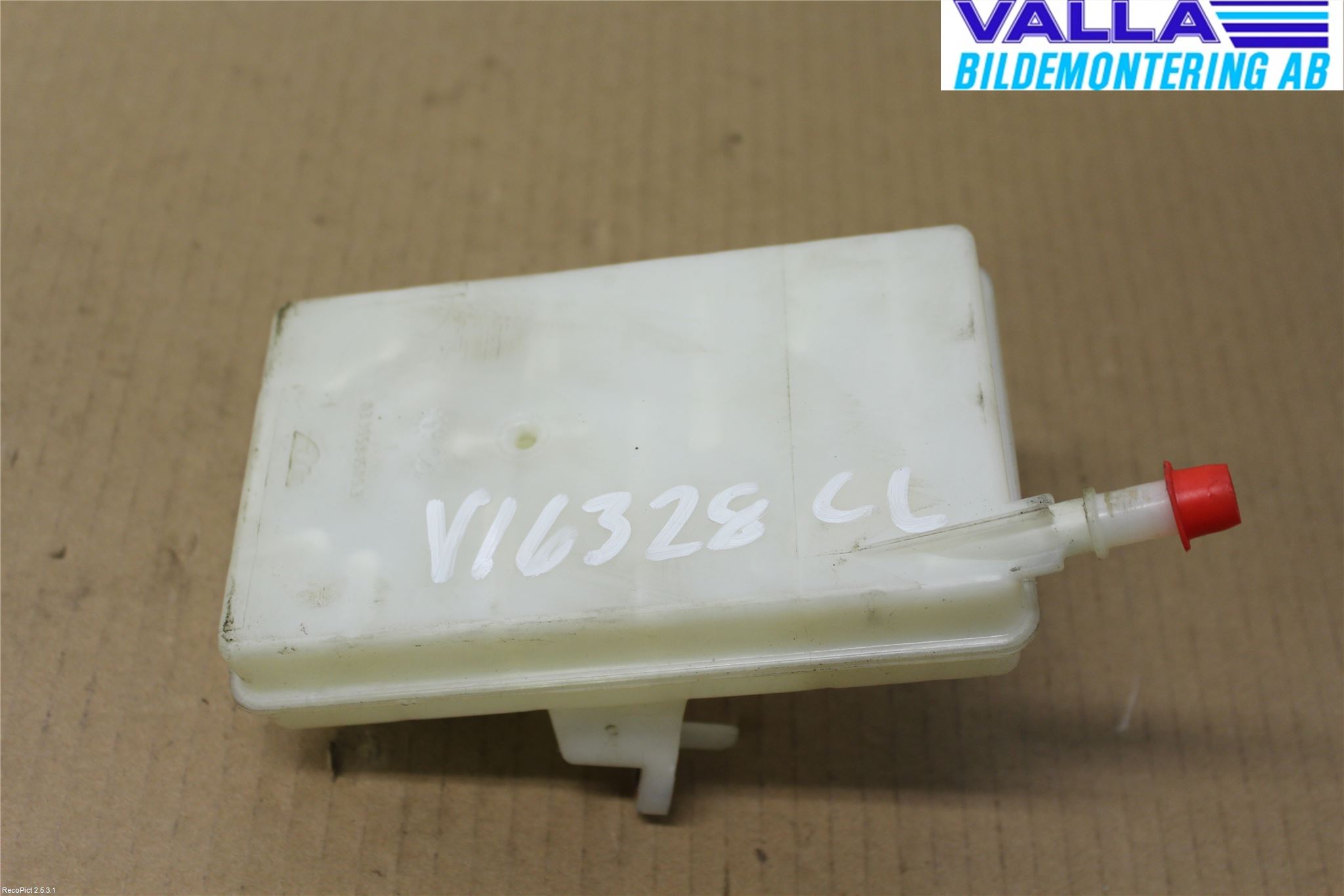 Peugeot 3008 09-16 Bromsvätskebehållare