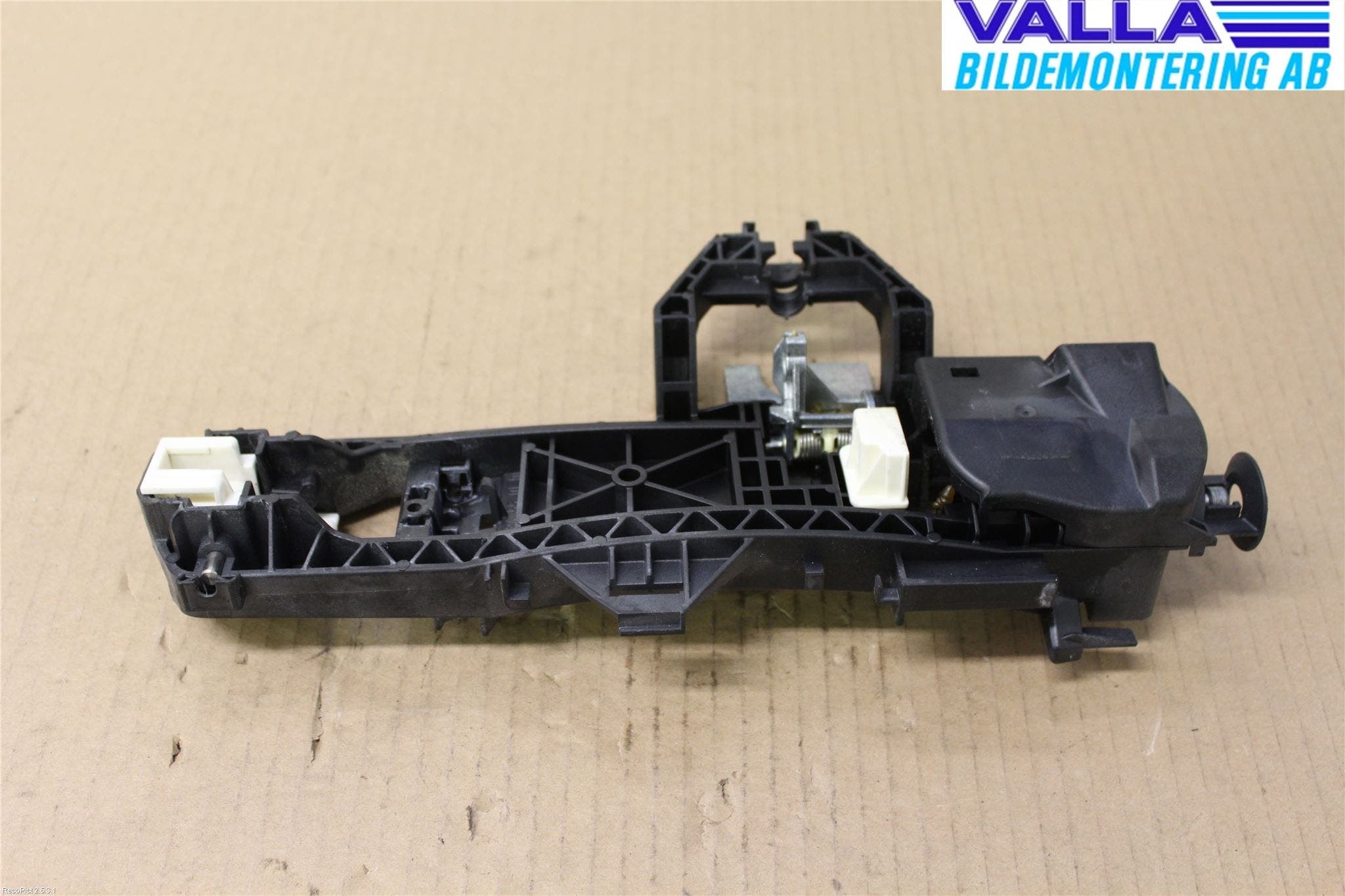 Mercedes-Benz MB C-KLASS (W204) 07-15 Dörrhandtag Yttre Vä