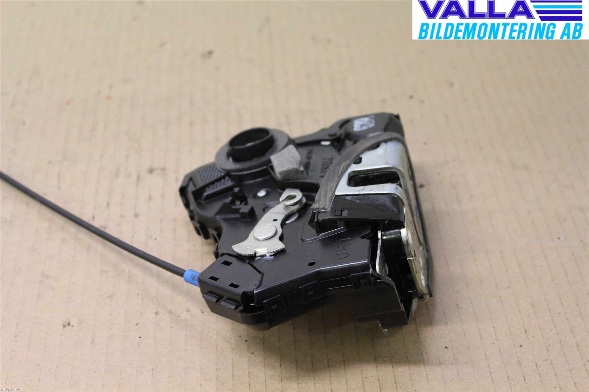 Toyota AVENSIS 07-08 Låskista-Dörrlås