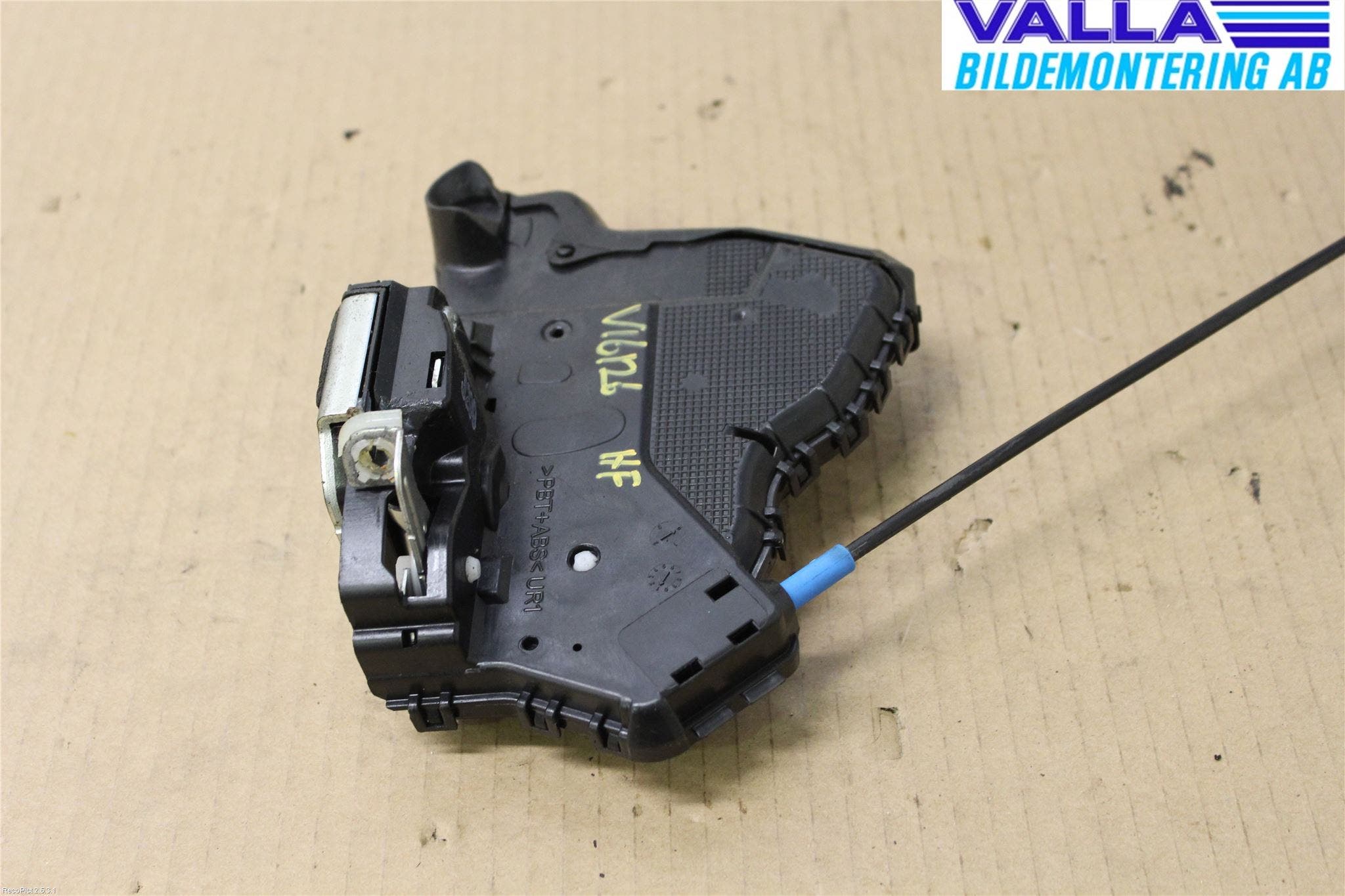 Toyota AVENSIS 09-15 Låskista-Dörrlås