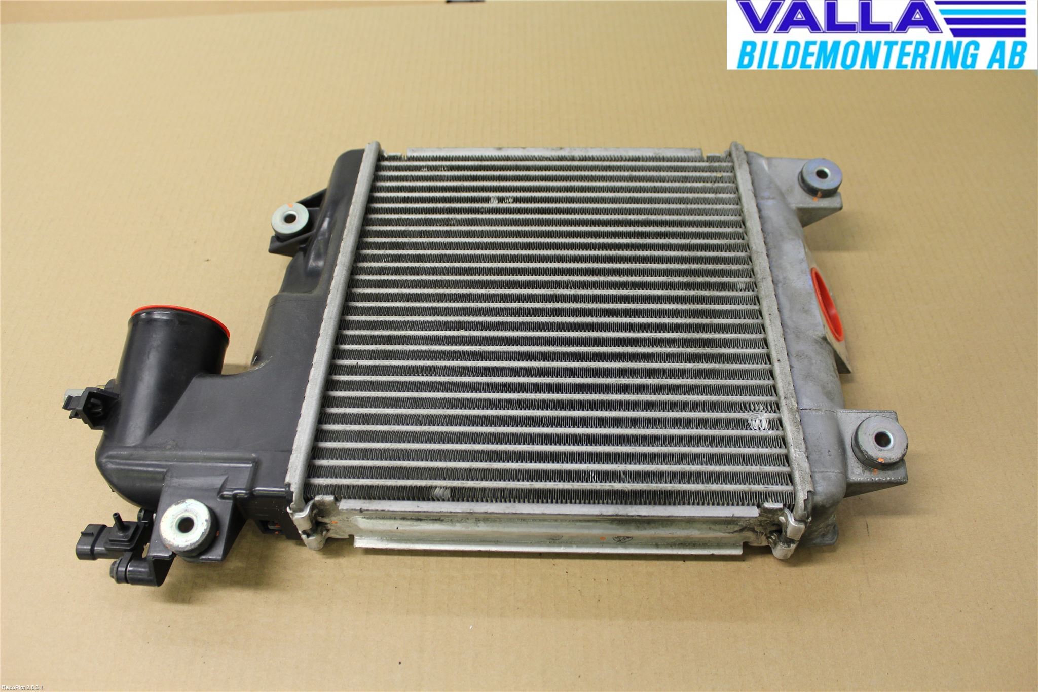 Toyota HILUX 05-16 Laddluft-Intercooler Kyl