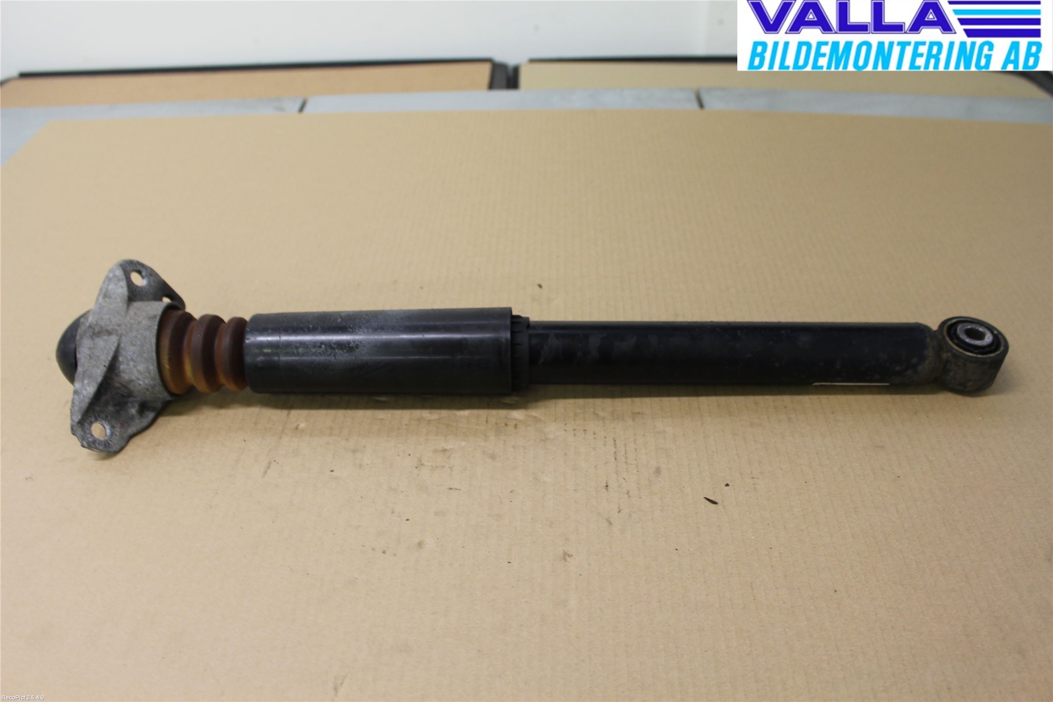 Volkswagen VW PASSAT 11-14 Stötdämpare Bak