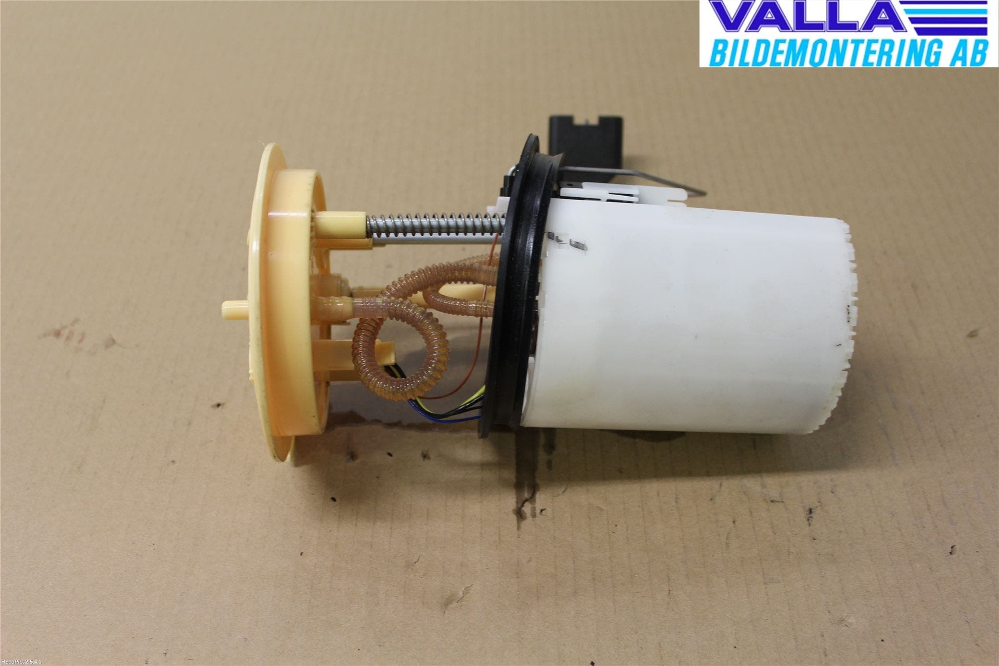 Volkswagen VW PASSAT 11-14 Bränslepump El