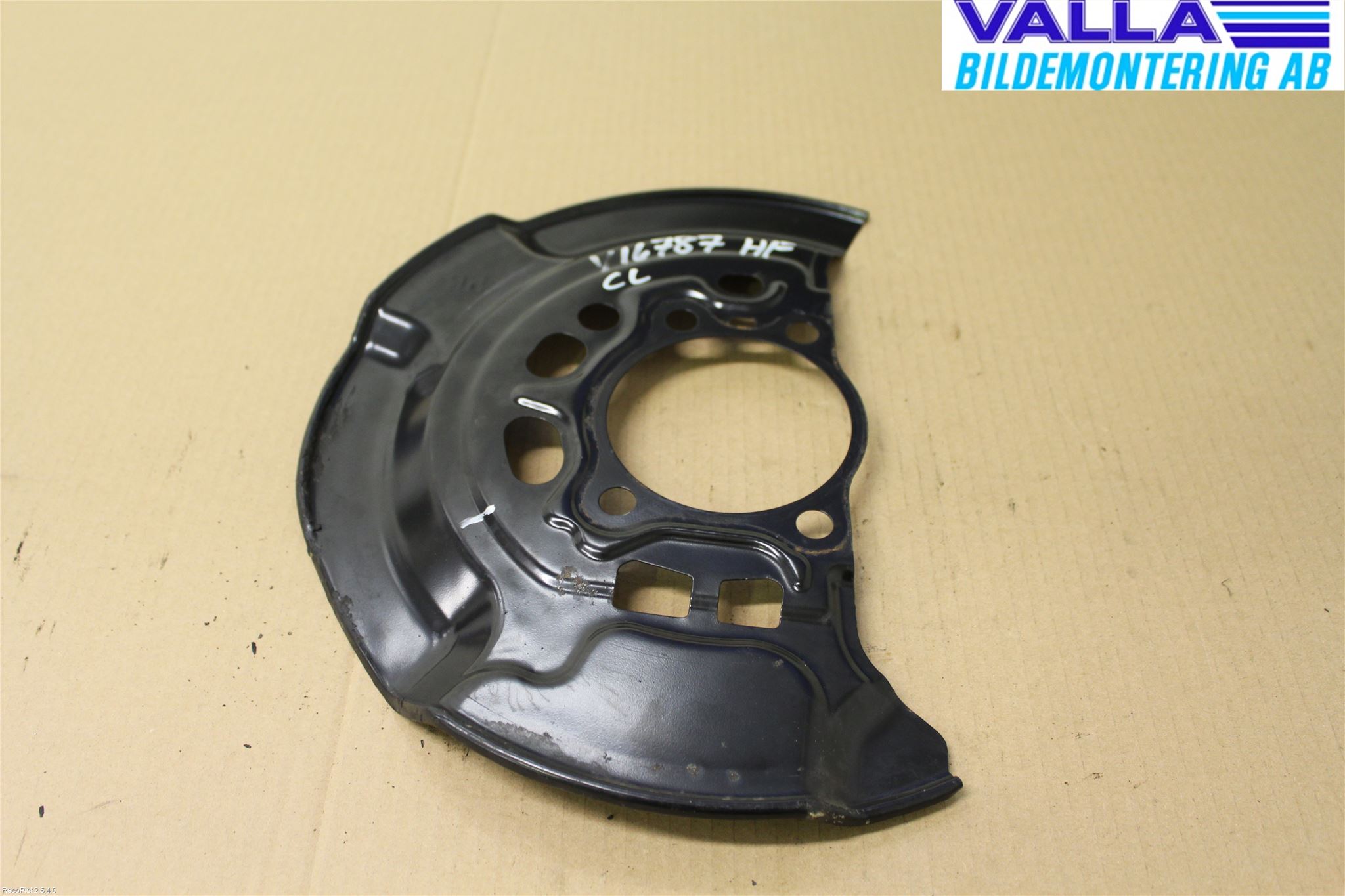 Toyota AURIS 13-19 Bromssköld Fram