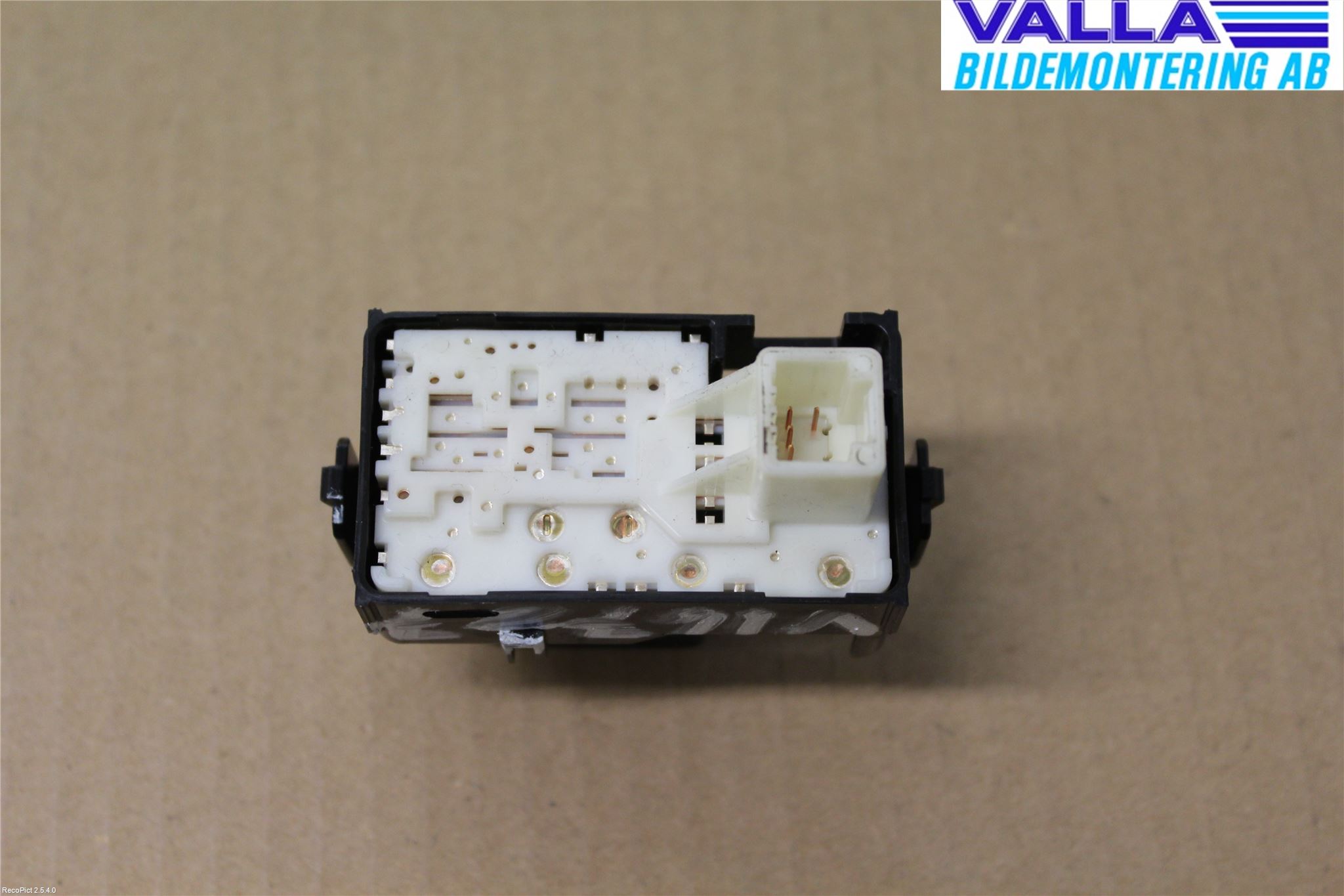 Toyota AURIS 13-19 Strömställare Elhiss