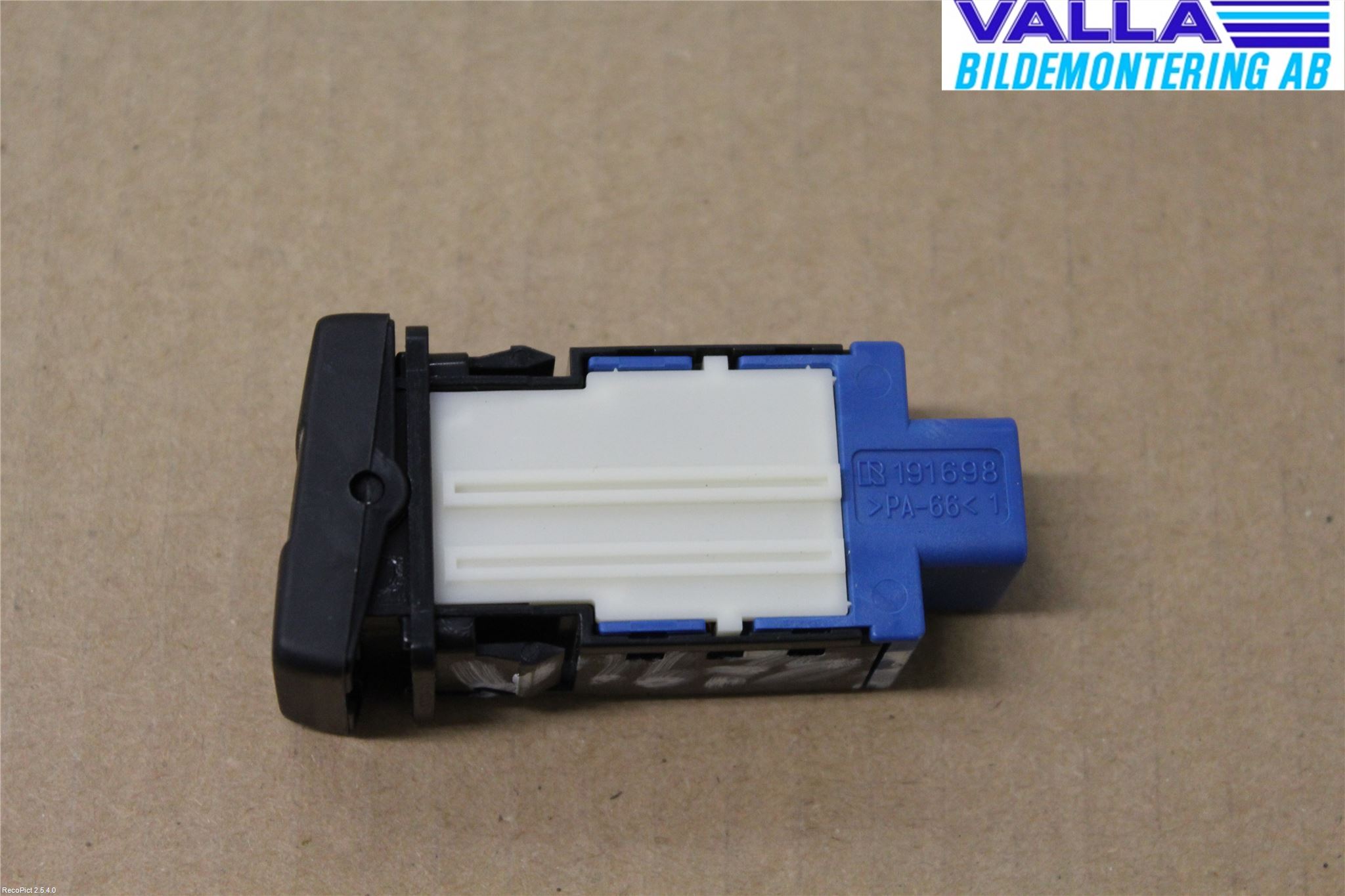 Toyota AURIS 13-19 Strömställare Stolvärme