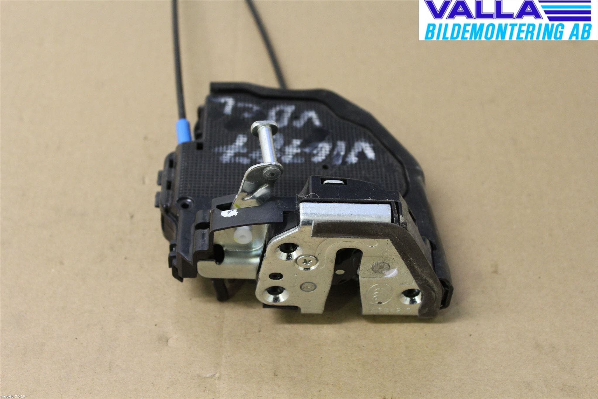 Toyota AURIS 13-19 Låskista-Dörrlås