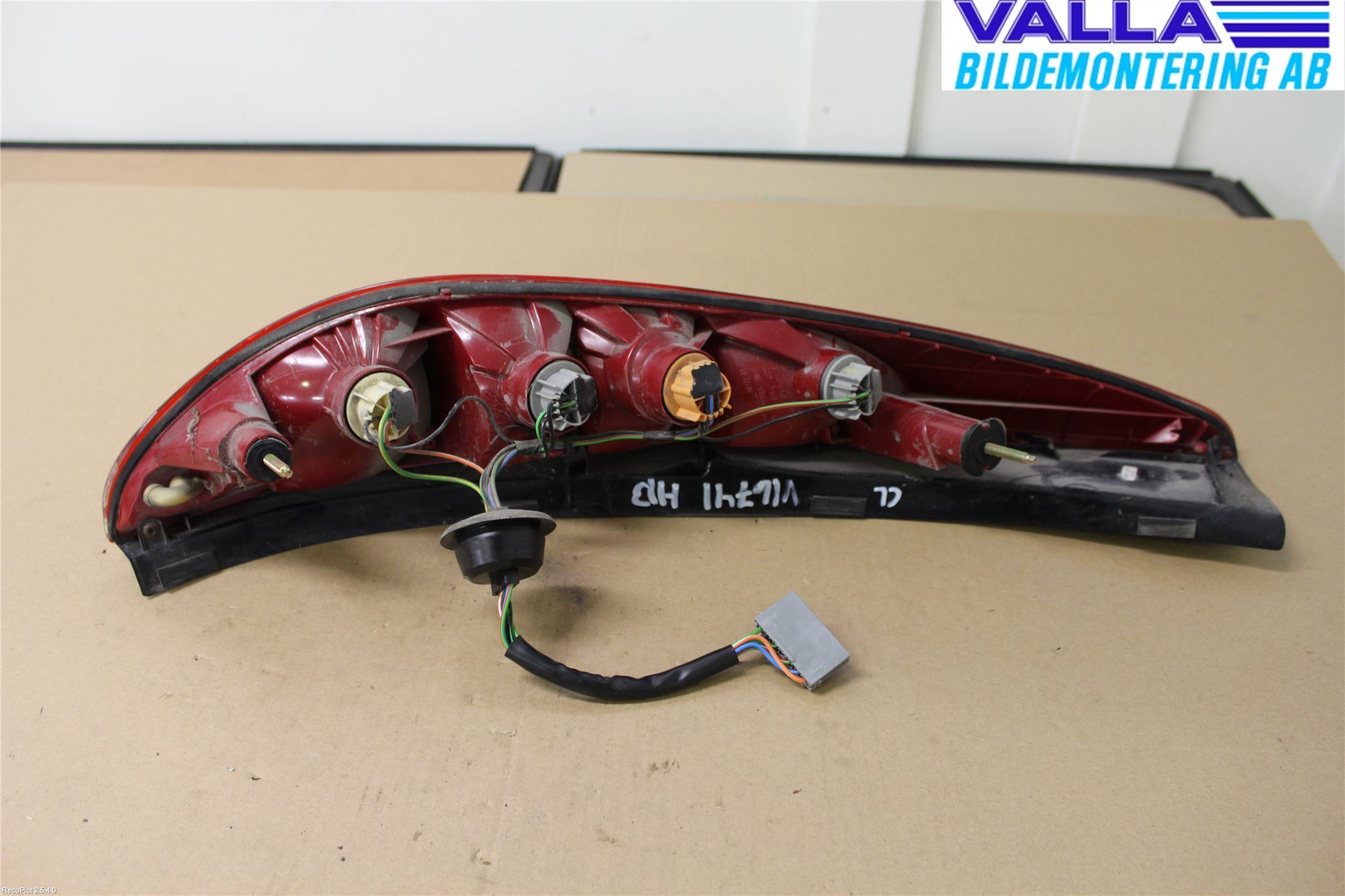 Ford MONDEO     01-06 Bakljus Höger