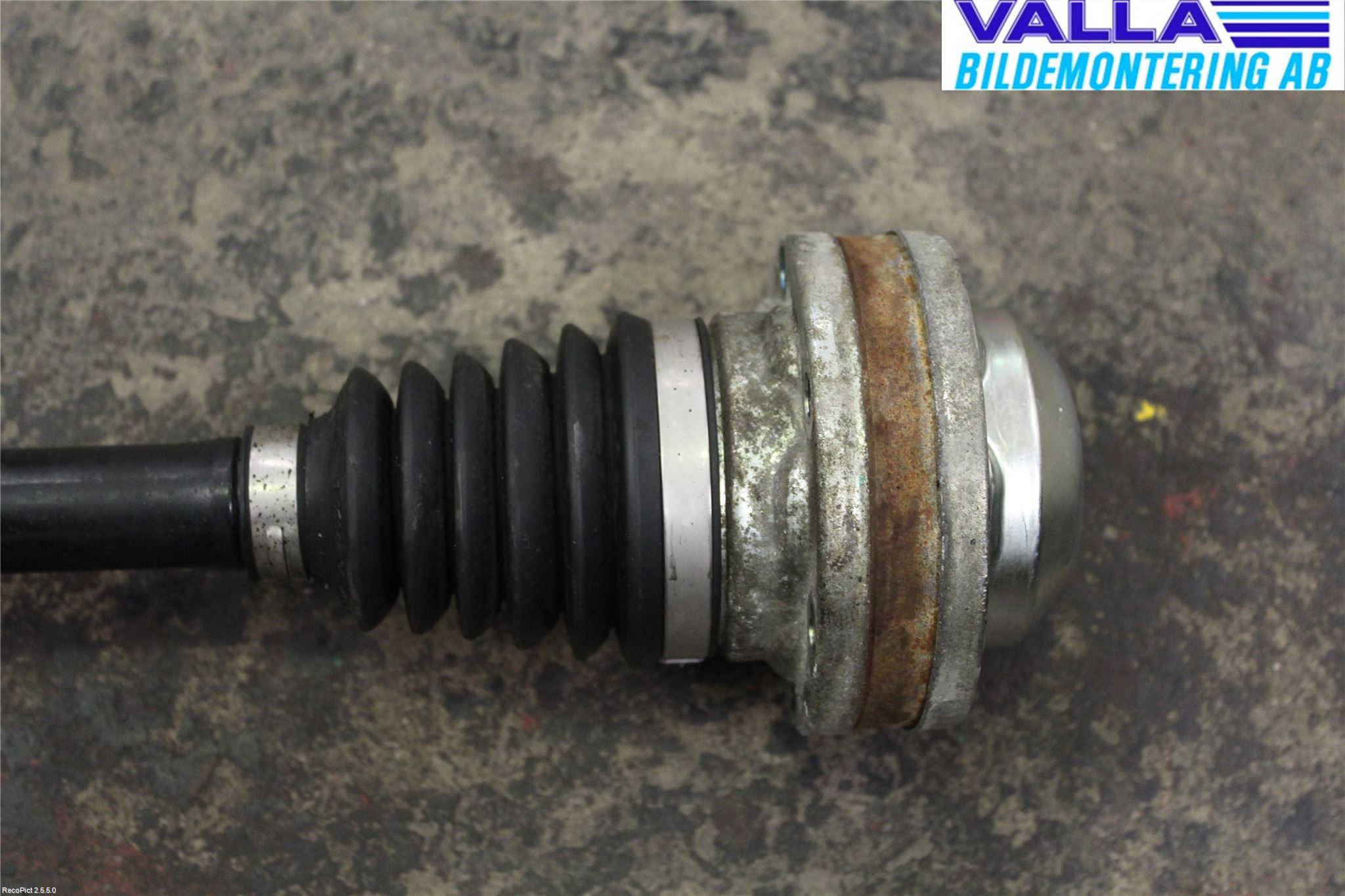 Audi A3/S3     04-05 Drivaxel Fram Vänster