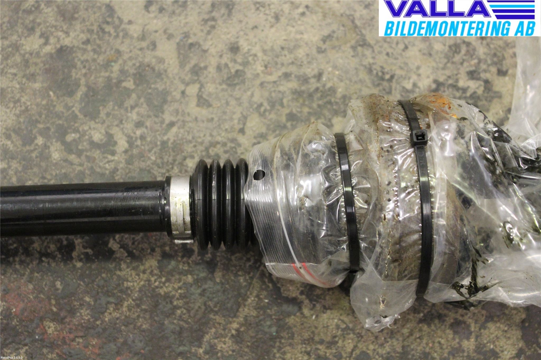 Audi A3/S3     04-05 Drivaxel Bak Vänster