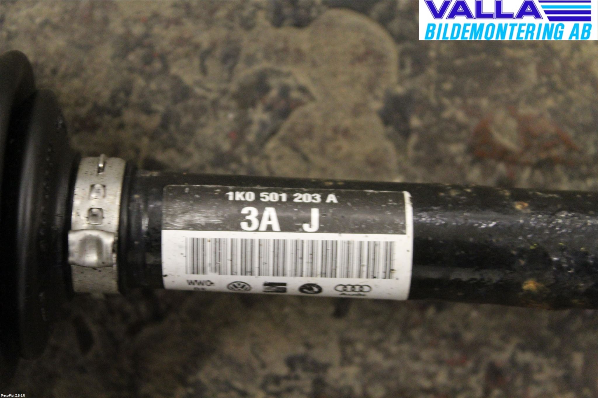 Audi A3/S3     04-05 Drivaxel Bak Vänster
