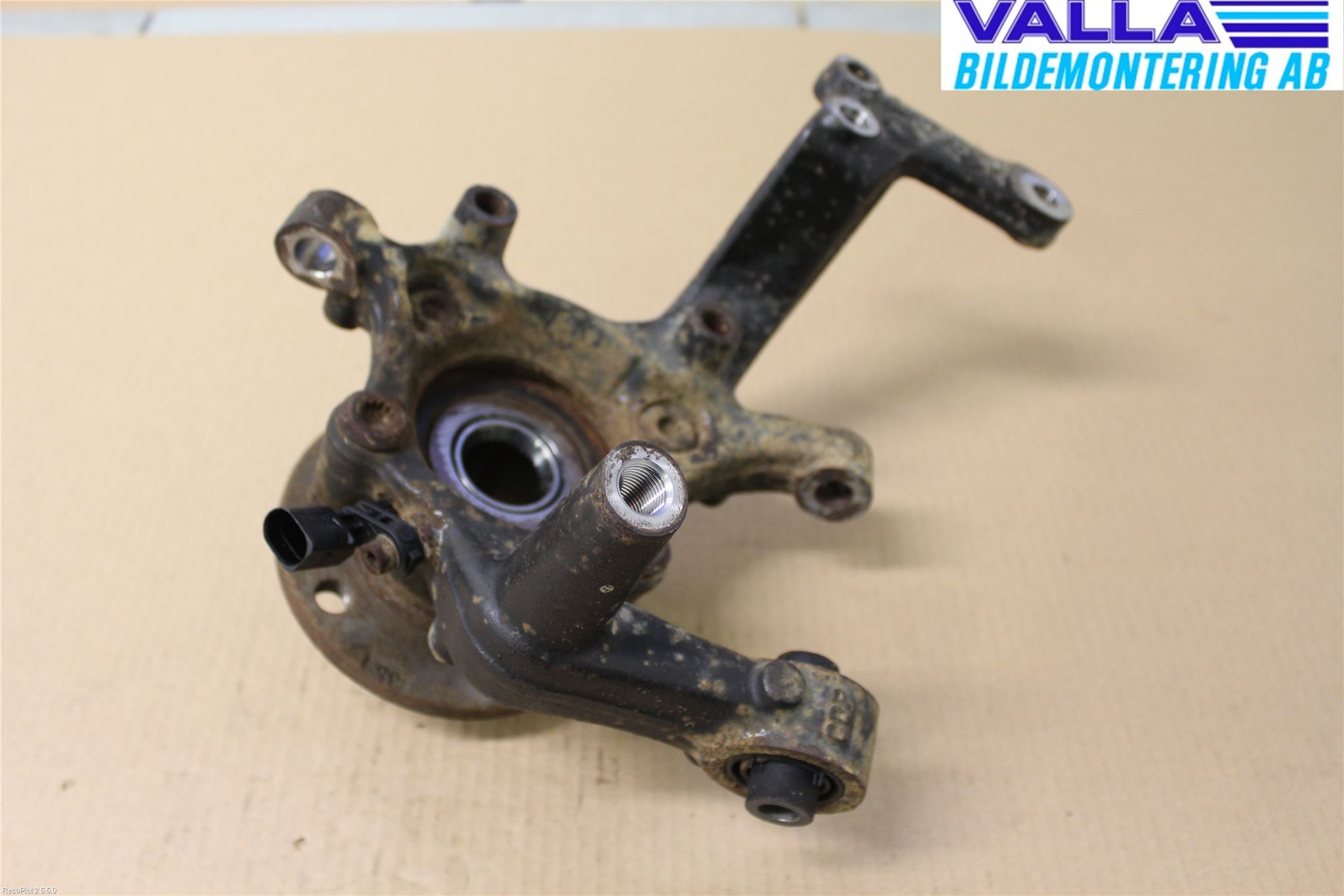 Volvo 940 91-98 Hjullagerhus Bak Vä