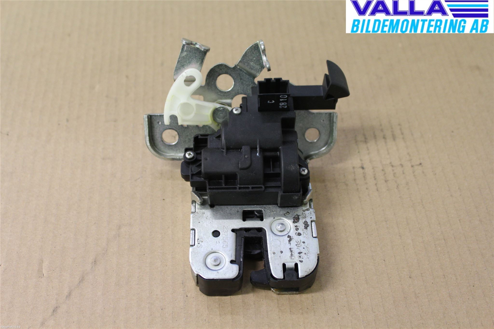 Audi A4/S4 08-11 Låskista Baklucka