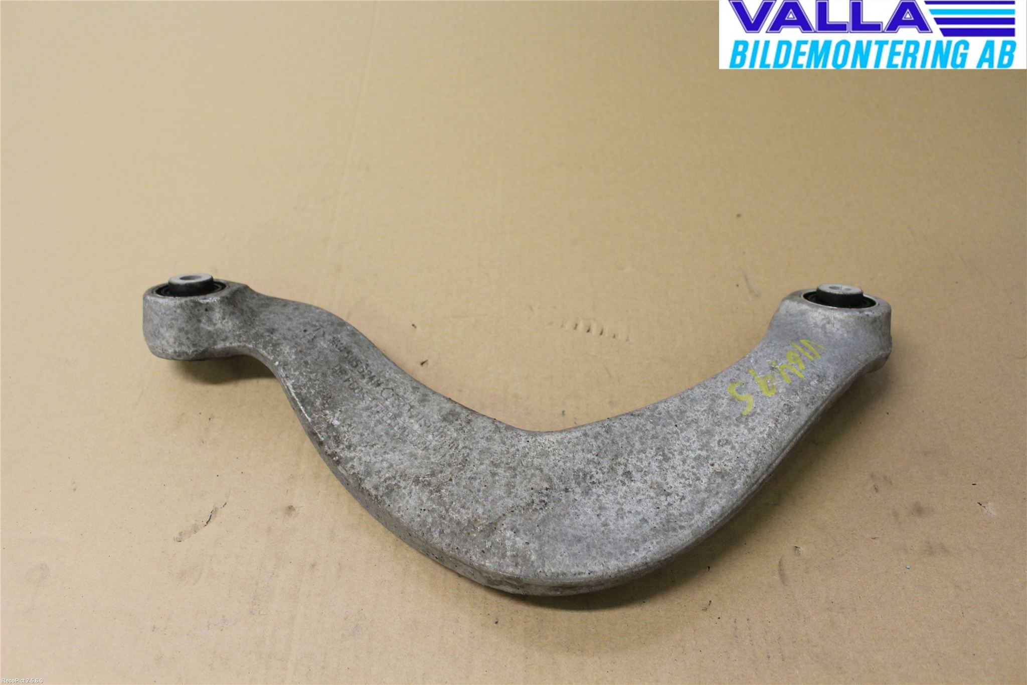 Audi A4/S4 08-11 Bärarm Bak Övre Höger