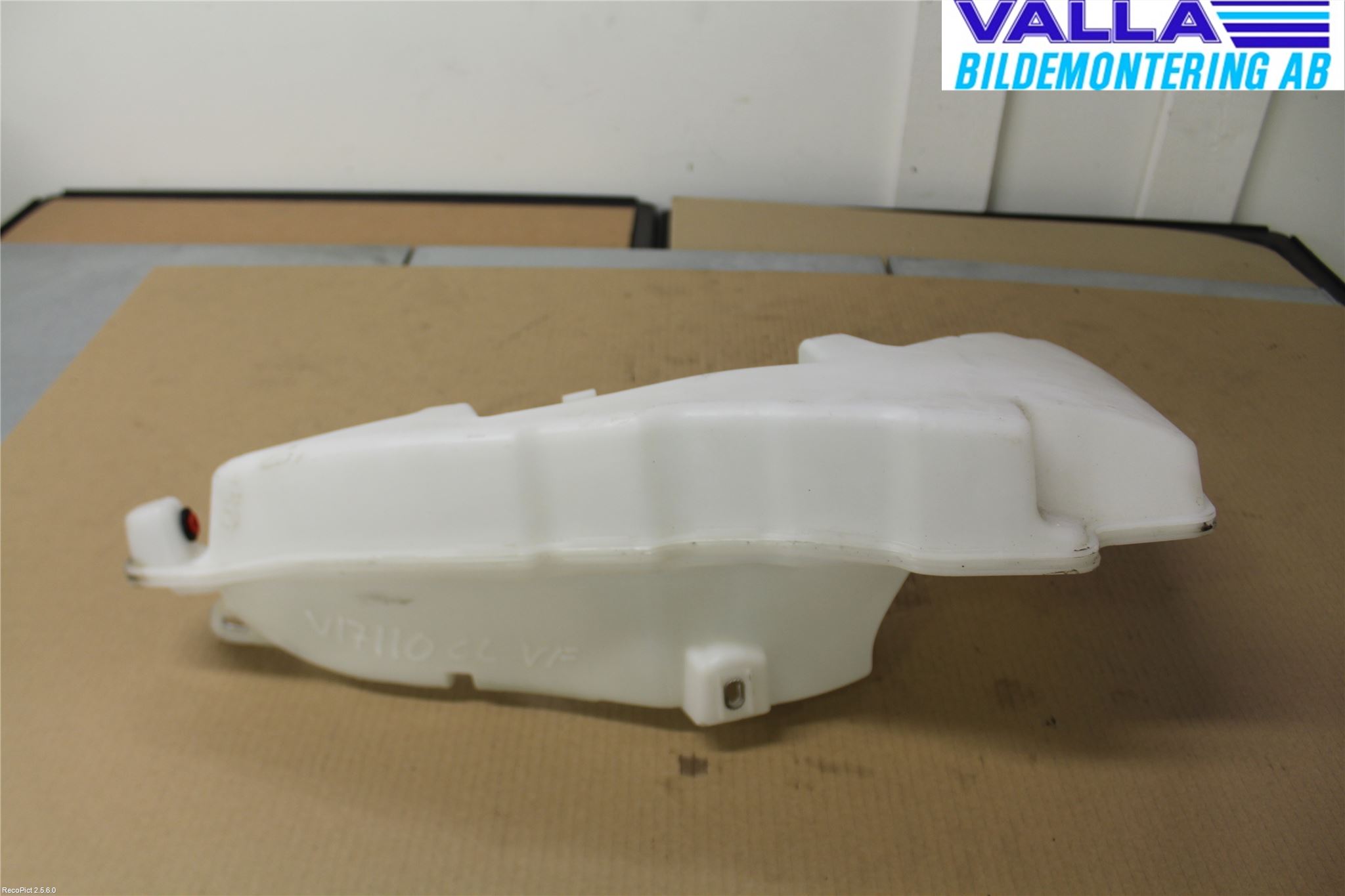 Audi ALLROAD 06-11 Spolartank Vindruta-Strål