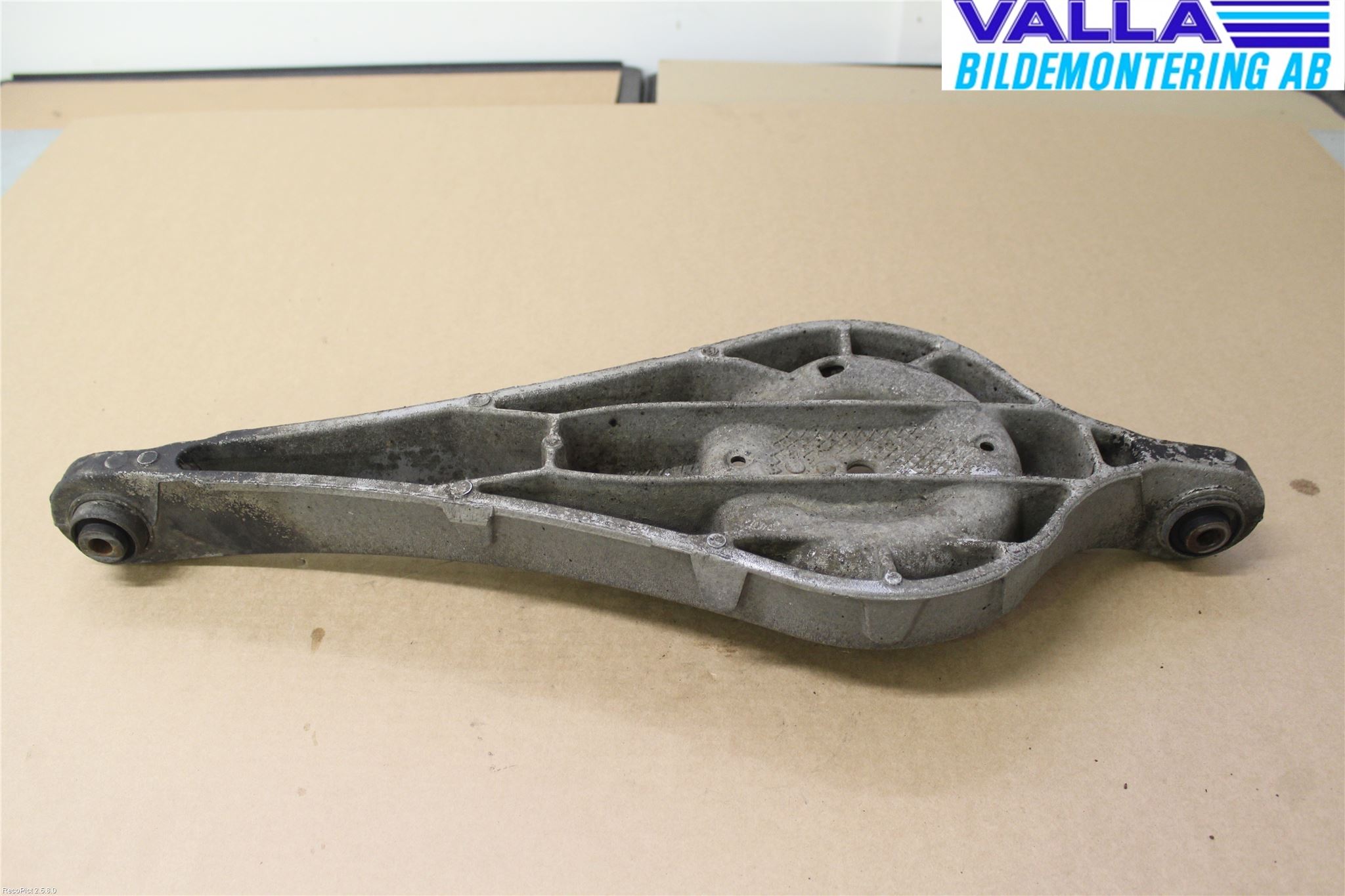 Volvo V70 08-13 Bärarm Bak Höger