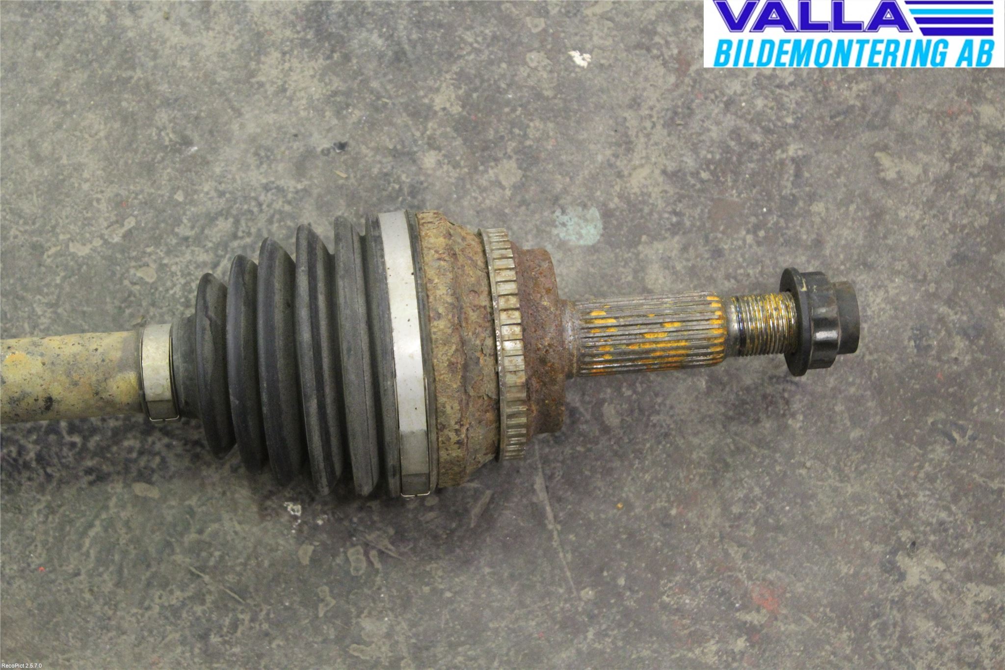 Toyota RAV 4 00-06 Drivaxel Fram Höger