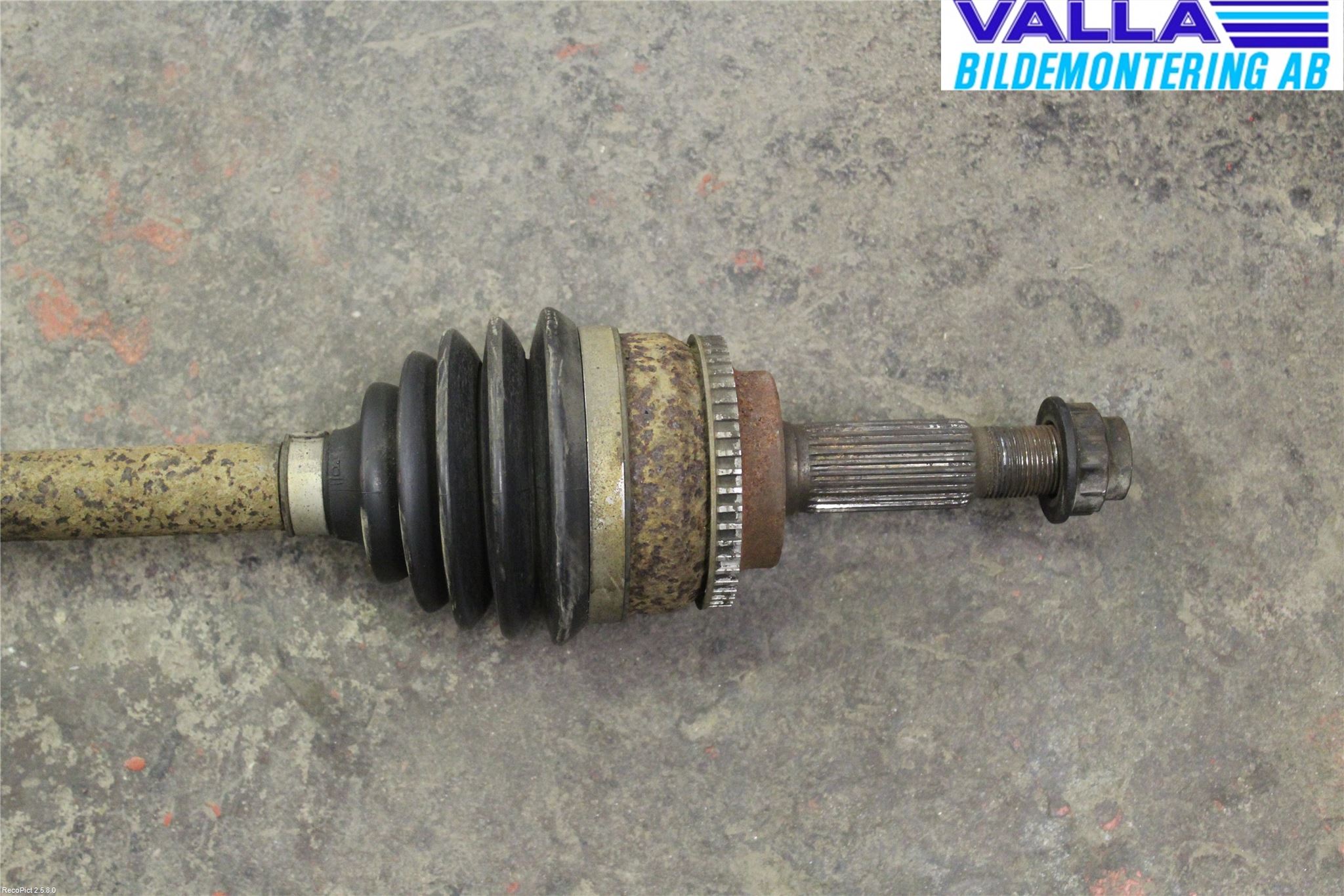 Toyota AVENSIS 03-06 Drivaxel Fram Höger