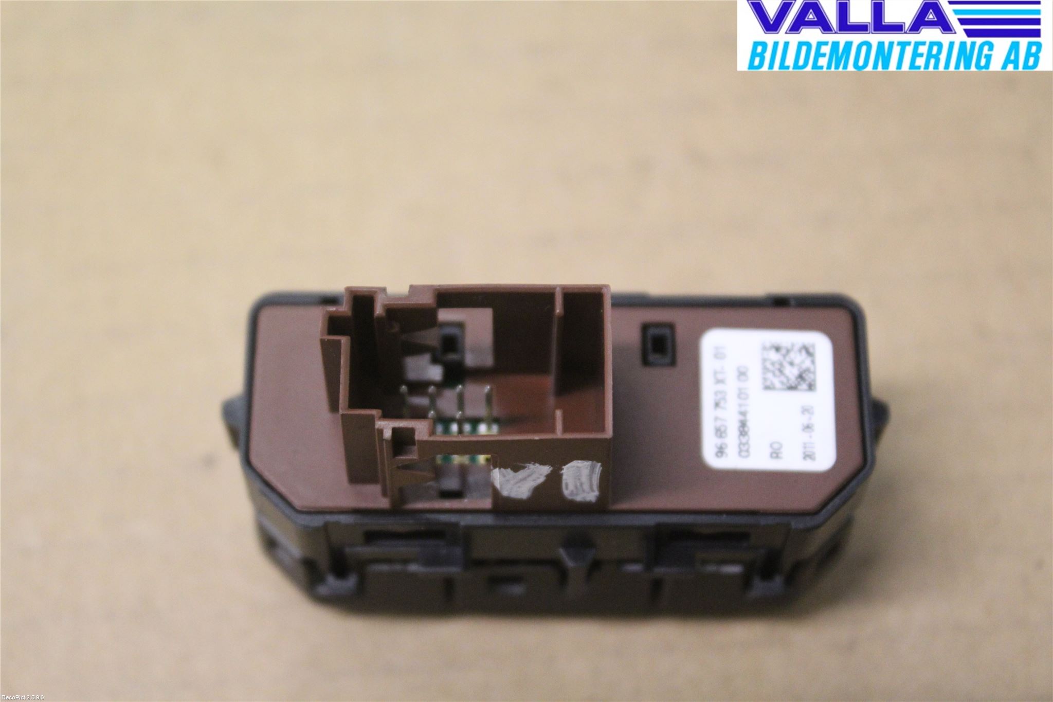 Peugeot 508 11-18 Strömställare Baklucka