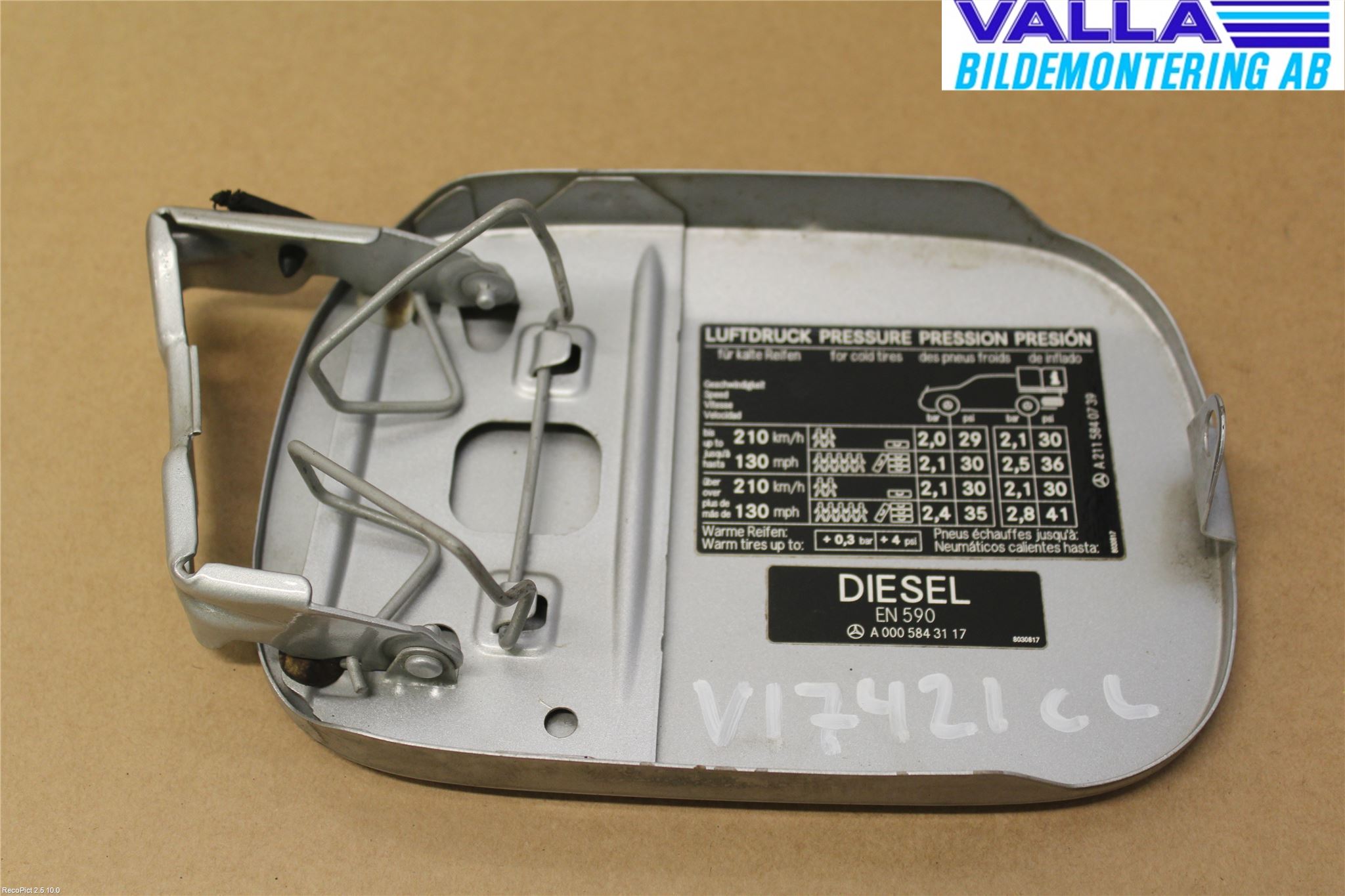 Mercedes-Benz MB E-KLASS (W211) 02-09 Tanklucka