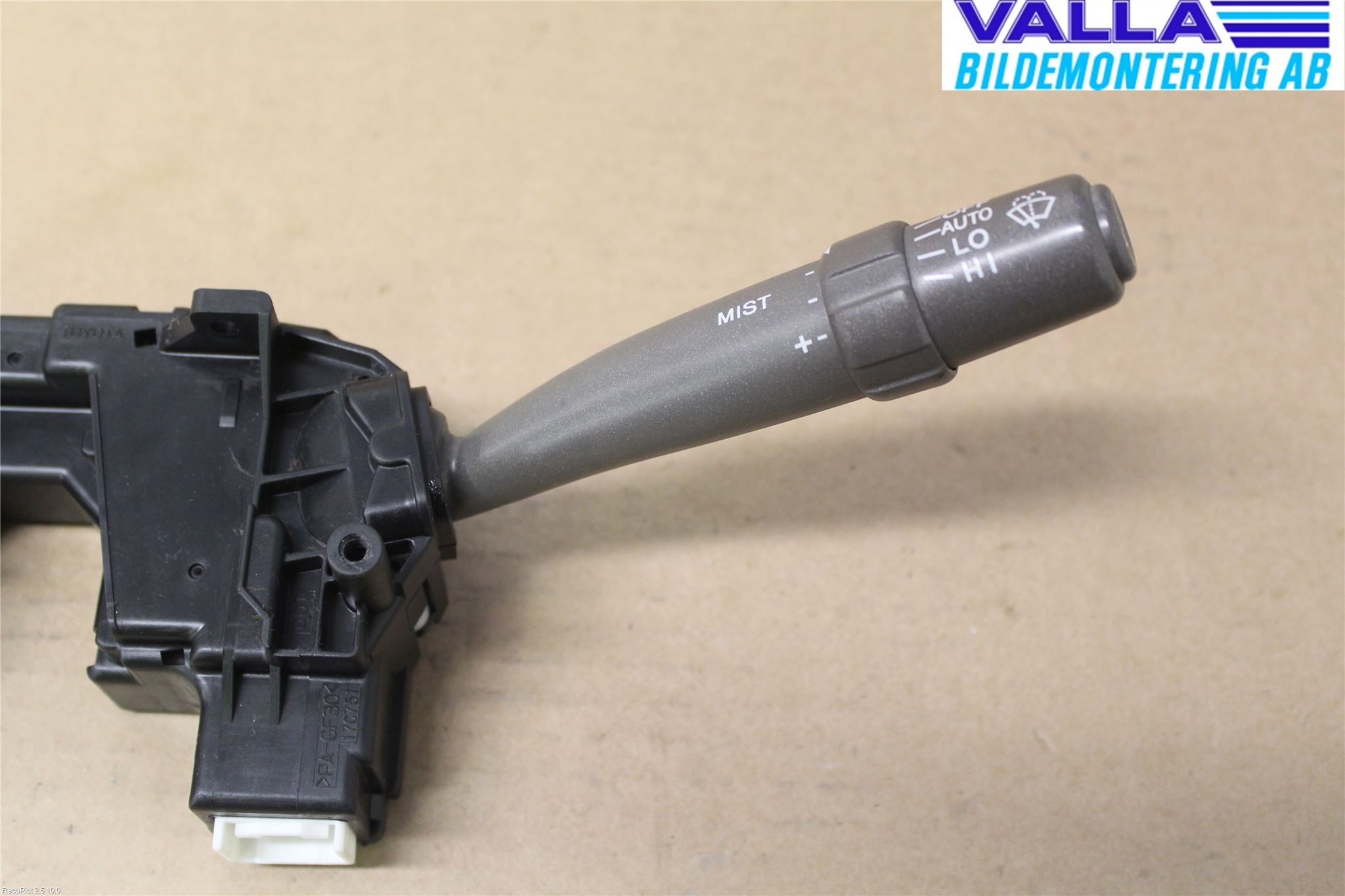 Lexus LS 430 01-06 Spakcentral