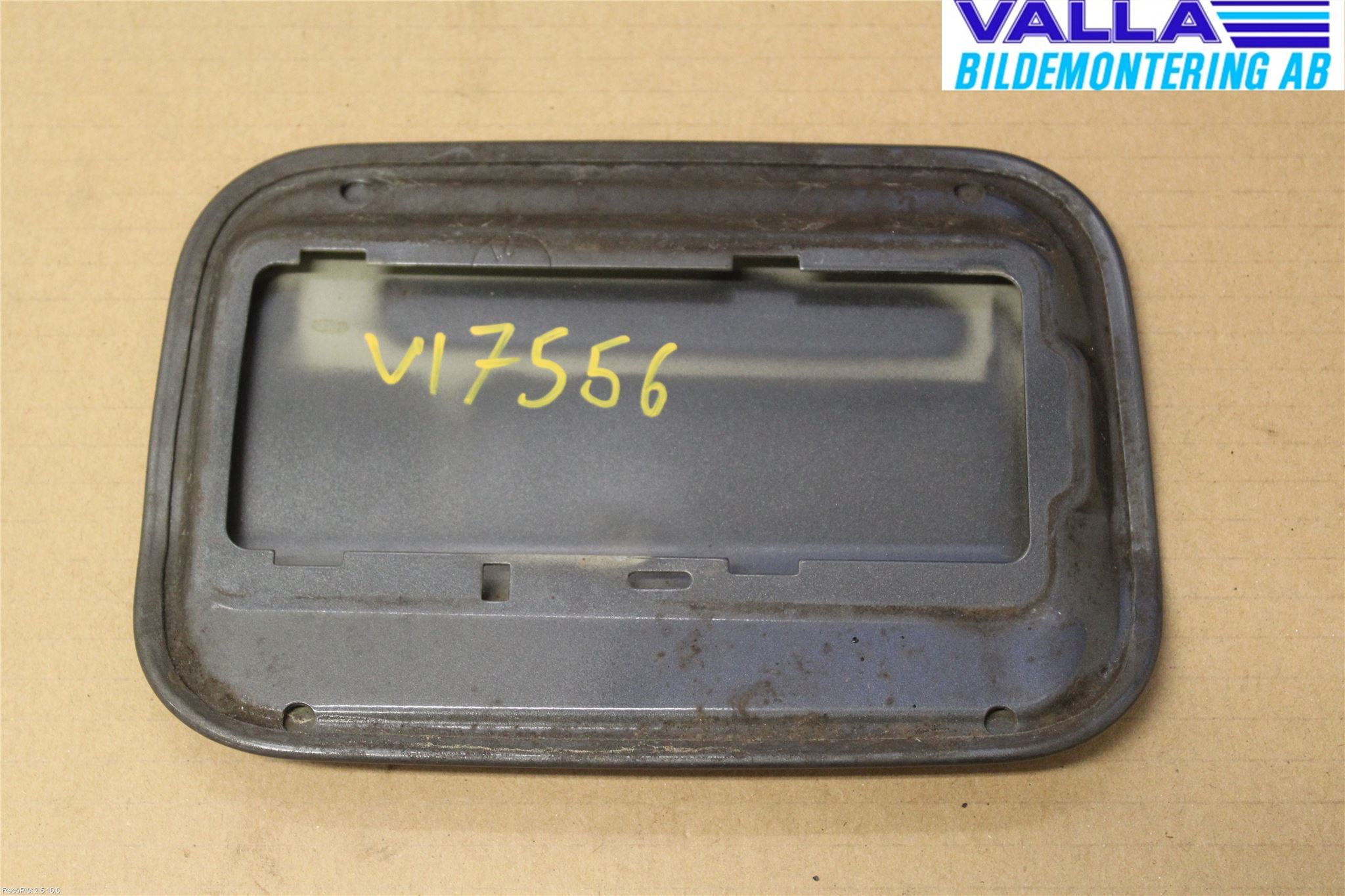 BMW 5 E60/61 Sed/Tou 02-10 Tanklucka