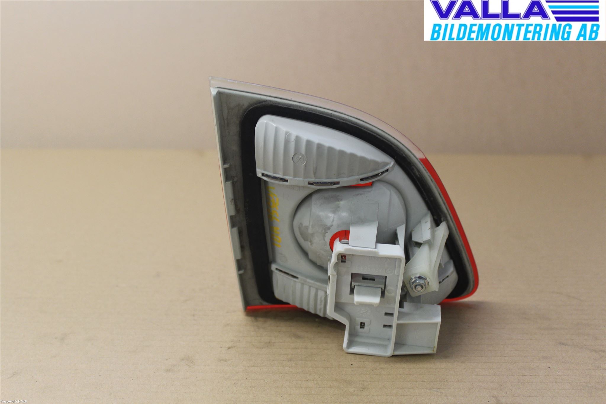 BMW 5 E60/61 Sed/Tou 02-10 Bakljus Lucka Hö