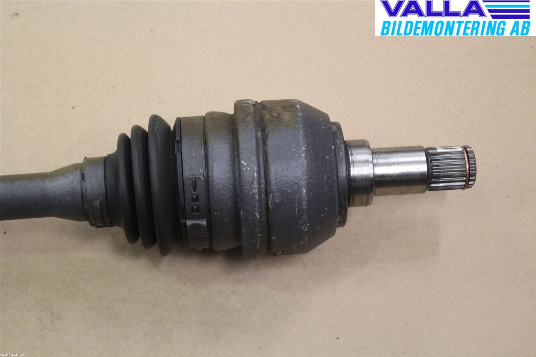 Mercedes-Benz MB GLA-KLASS (X156) 13-20 Drivaxel Bak Vänster