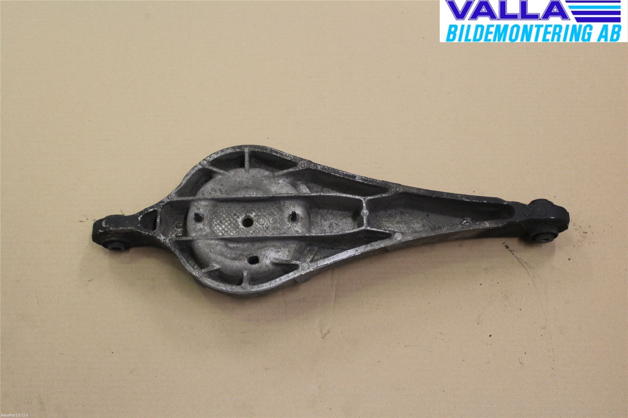 Volvo V60 11-13 Bärarm Bak Vänster